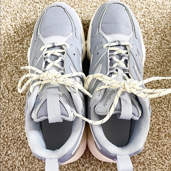 NEW REEBOK - Picture 3 of 5